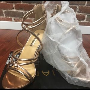 NIB Gold Size 8.5 Heels